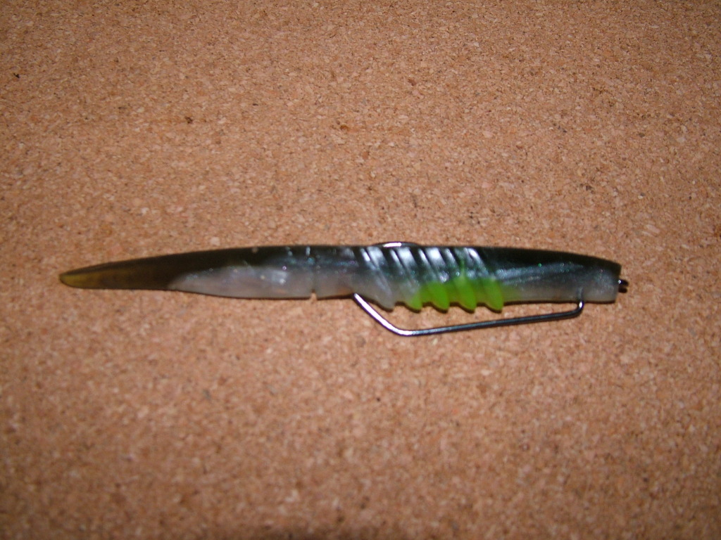 How To Rig A Lure With A Weedless Hook Fishing Tails how-to-rig-a-lure-with-a-weedless-hook-fishing-tails